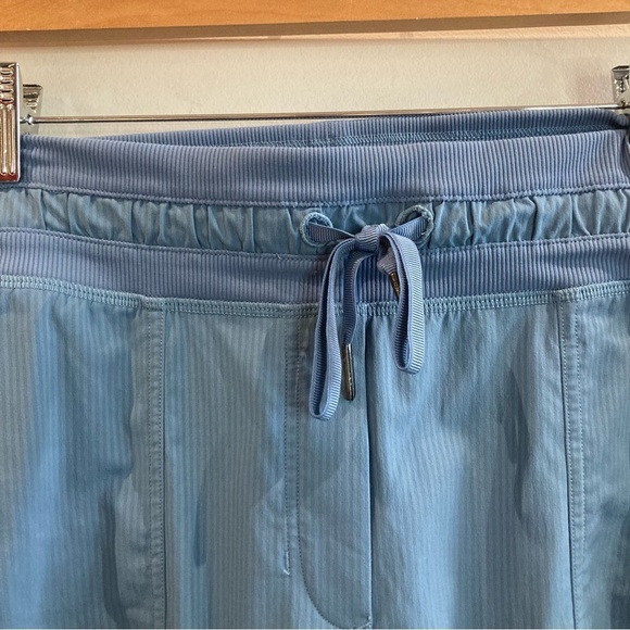 LULULEMON Sz  14 Crop Dance Studio Multiple Pockets Drawstring At Hems Pants - Picture 4 of 10